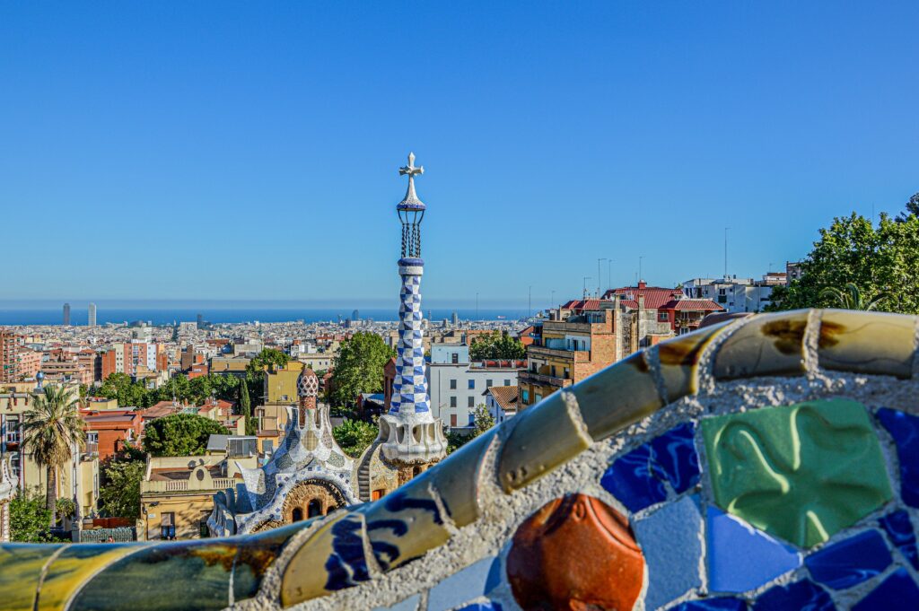 slide-2-park-guell-tours-in-barcelona-park-guell-and-sagrada-familia-tour